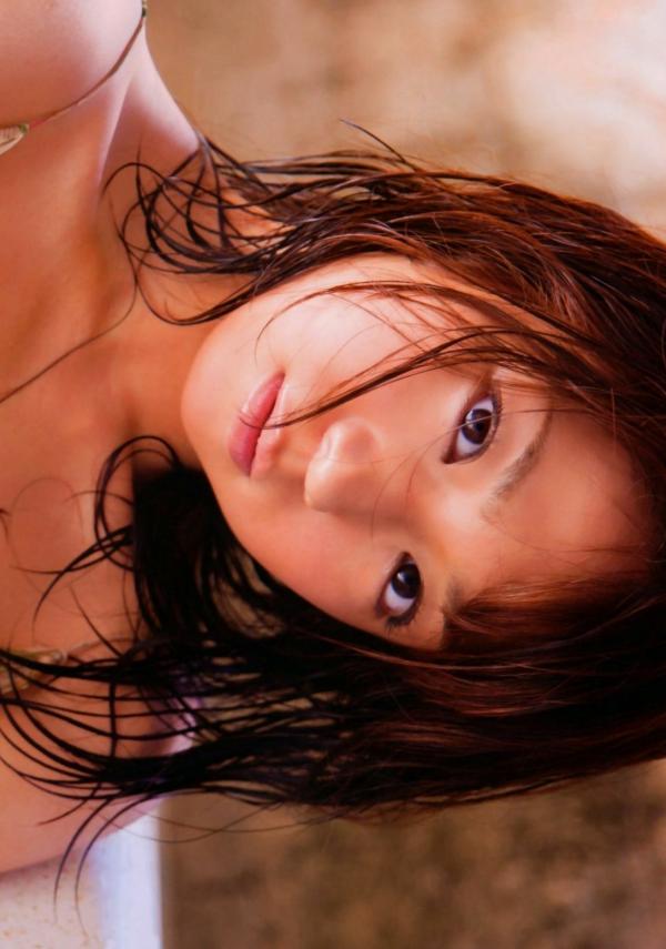 中村静香   PB写真集_中村静香《HUG ハグ》户外花园透视诱惑私房美图集[85P]第50张图片