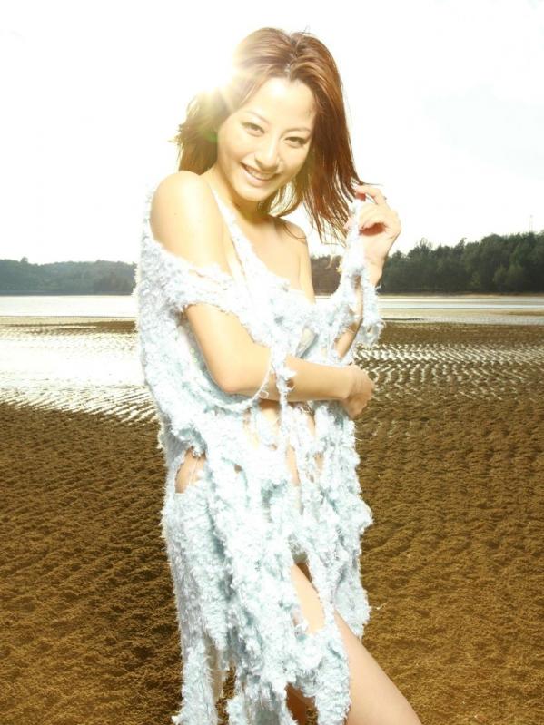 杉本有美   Sabra杉本有美《STARTING OVER》高清写真集：清新海边风情与时尚街拍，尽显绝美女神诱惑魅力第4张图片