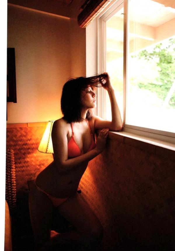 杉本有美   杉本有美写真集《Deep Breath》私房诱惑系列，居家清纯装扮与极致性感美照合集第7张图片