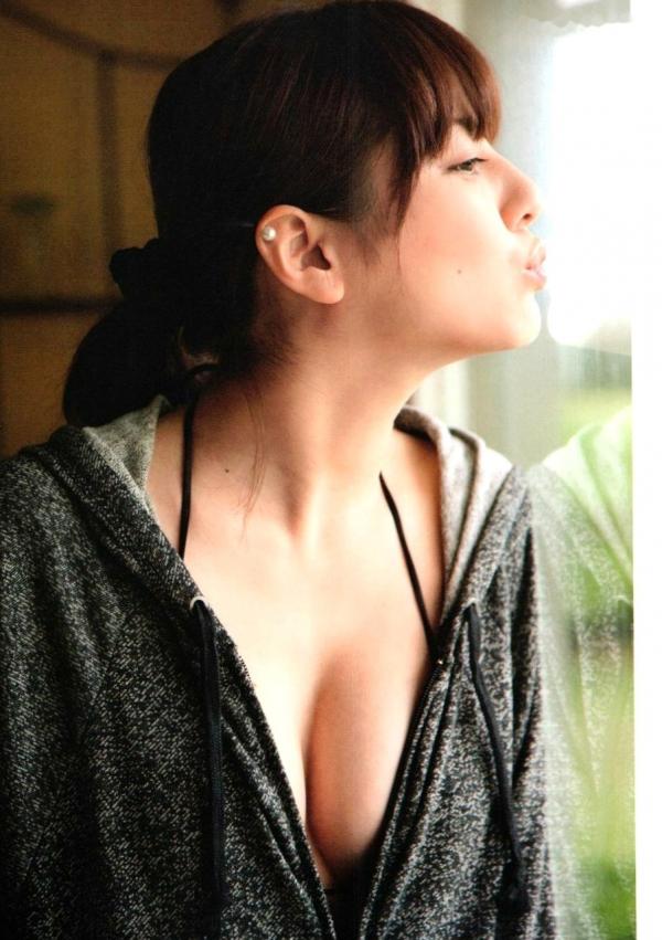 杉本有美   杉本有美写真集《Deep Breath》私房诱惑系列，居家清纯装扮与极致性感美照合集第36张图片