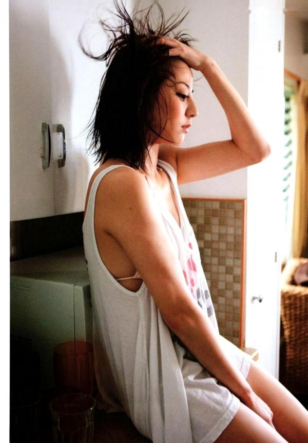 杉本有美   杉本有美写真集《Deep Breath》私房诱惑系列，居家清纯装扮与极致性感美照合集第110张图片