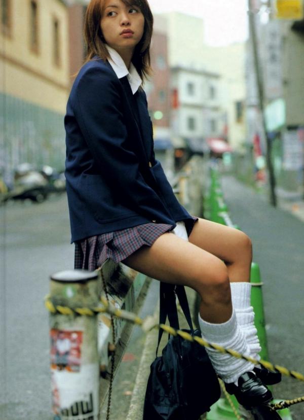 岩佐真悠子   PB写真集_岩佐真悠子《Sixteen Blue》沙滩比基尼湿身诱惑，清纯日本女神精选写真集 [83P]第34张图片