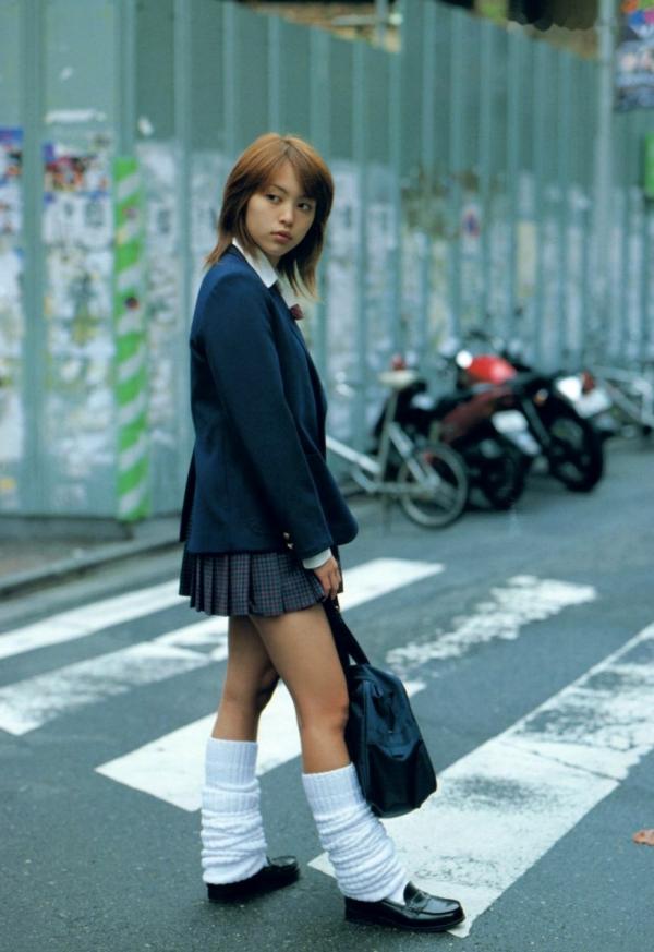 岩佐真悠子   PB写真集_岩佐真悠子《Sixteen Blue》沙滩比基尼湿身诱惑，清纯日本女神精选写真集 [83P]第38张图片
