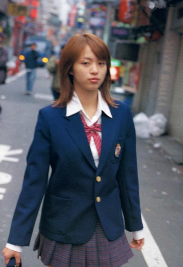 岩佐真悠子   PB写真集_岩佐真悠子《Sixteen Blue》沙滩比基尼湿身诱惑，清纯日本女神精选写真集 [83P]第82张图片