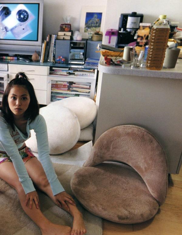 岩佐真悠子   岩佐真悠子写真集《イキズカイ》生活随拍与内衣诱惑，展现清纯与性感并存的绝美身姿，全套高清套图第23张图片