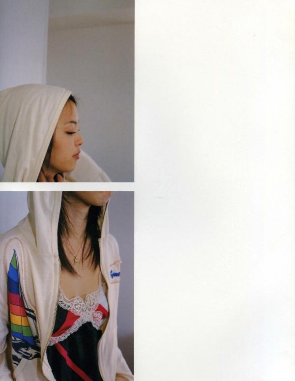岩佐真悠子   岩佐真悠子写真集《イキズカイ》生活随拍与内衣诱惑，展现清纯与性感并存的绝美身姿，全套高清套图第31张图片