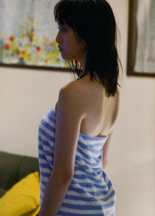 松井玲奈 松井玲奈  PB写真集_松井玲奈《Kingyo》日系纯欲校服制服美少女户外街拍写真第9张图片