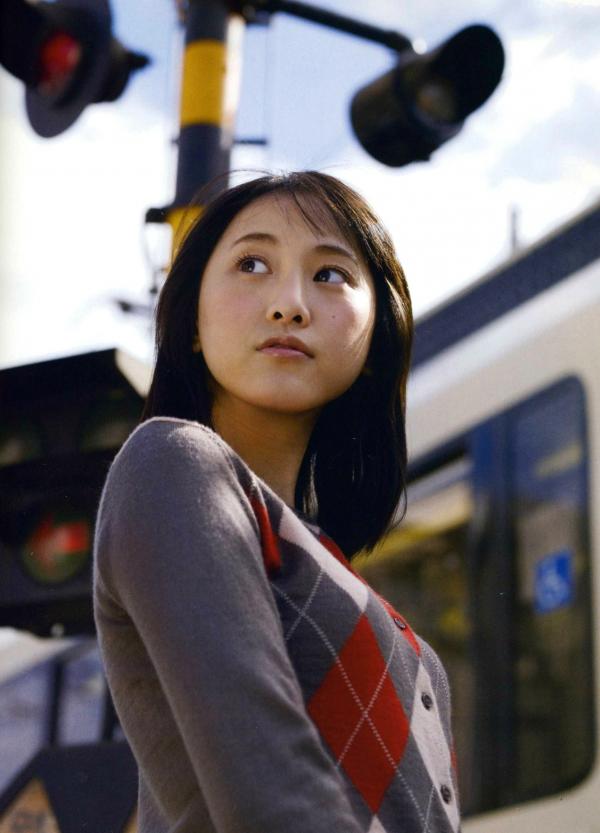 松井玲奈 松井玲奈  PB写真集_松井玲奈《Kingyo》日系纯欲校服制服美少女户外街拍写真第50张图片