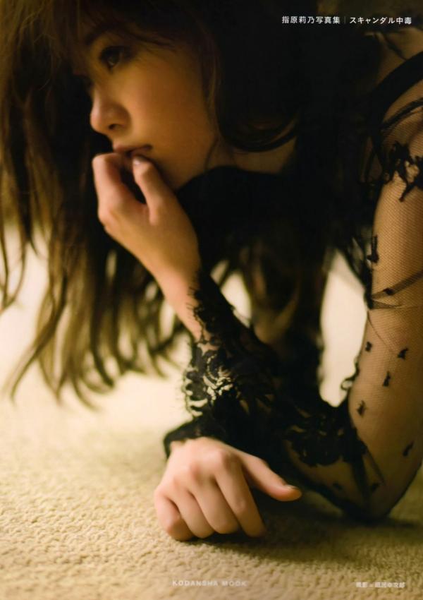指原莉乃 指原莉乃  PB写真集_指原莉乃《スキャンダル中毒》：日系唯美私房摄影，朦胧剪影下的多面魅力，清纯与成熟并存的极品大尺度写真第1张图片
