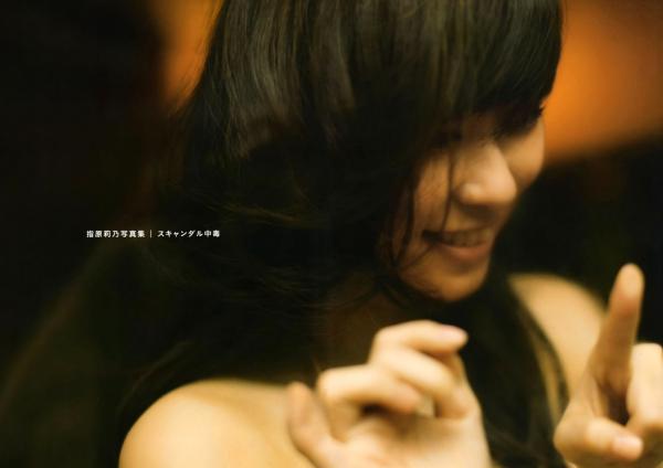 指原莉乃 指原莉乃  PB写真集_指原莉乃《スキャンダル中毒》：日系唯美私房摄影，朦胧剪影下的多面魅力，清纯与成熟并存的极品大尺度写真第50张图片