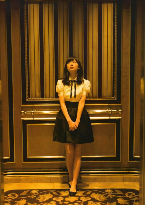 指原莉乃 指原莉乃  PB写真集_指原莉乃《スキャンダル中毒》：日系唯美私房摄影，朦胧剪影下的多面魅力，清纯与成熟并存的极品大尺度写真第62张图片