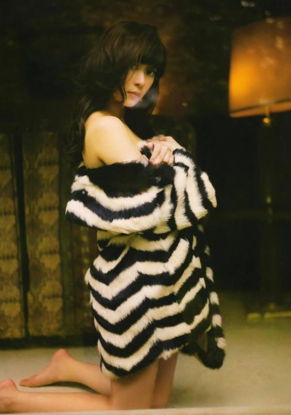 指原莉乃 指原莉乃  PB写真集_指原莉乃《スキャンダル中毒》：日系唯美私房摄影，朦胧剪影下的多面魅力，清纯与成熟并存的极品大尺度写真第80张图片