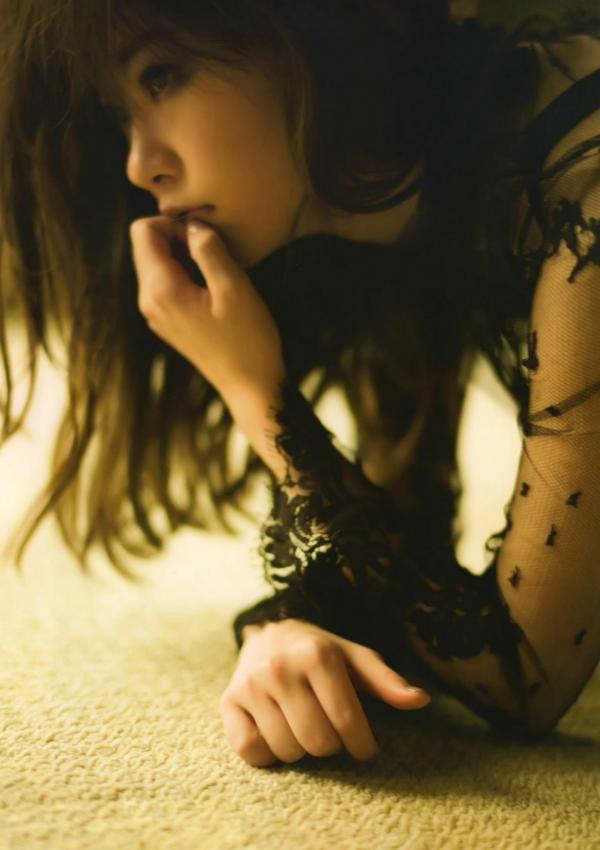 指原莉乃 指原莉乃  PB写真集_指原莉乃《スキャンダル中毒》：日系唯美私房摄影，朦胧剪影下的多面魅力，清纯与成熟并存的极品大尺度写真第86张图片