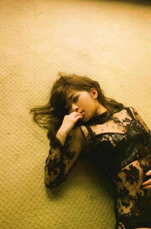 指原莉乃 指原莉乃  PB写真集_指原莉乃《スキャンダル中毒》：日系唯美私房摄影，朦胧剪影下的多面魅力，清纯与成熟并存的极品大尺度写真第87张图片