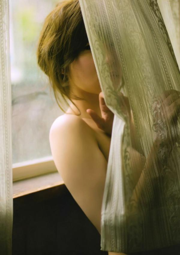 指原莉乃 指原莉乃  PB写真集_指原莉乃《スキャンダル中毒》：日系唯美私房摄影，朦胧剪影下的多面魅力，清纯与成熟并存的极品大尺度写真第93张图片