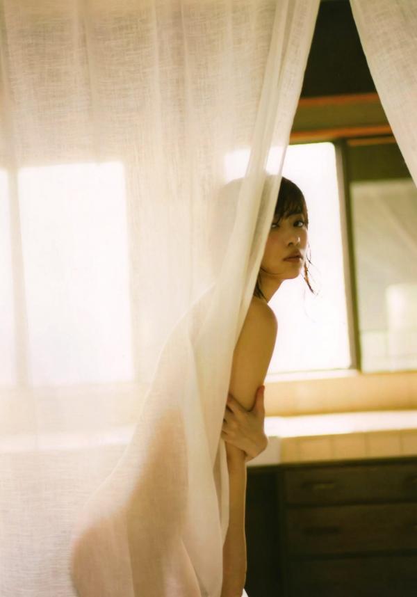 指原莉乃 指原莉乃  PB写真集_指原莉乃《スキャンダル中毒》：日系唯美私房摄影，朦胧剪影下的多面魅力，清纯与成熟并存的极品大尺度写真第96张图片