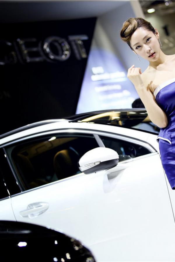 金泰希 金泰熙 金泰希 2015韩国国际车展美女车模第39张图片