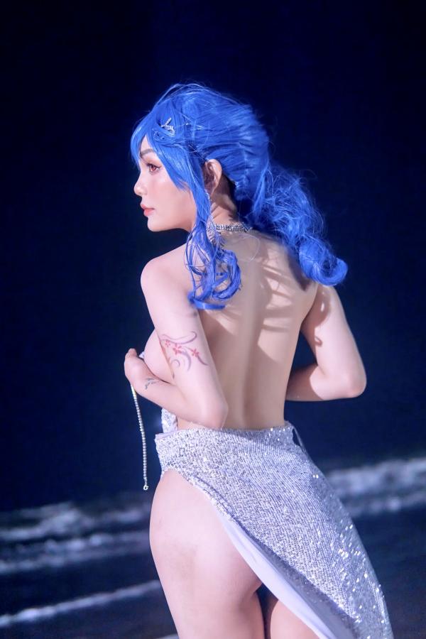 冯文娟 冯文娟  JOYCE - 圣路易斯 Cosplay 大尺度性感亮片礼服美图 [47P]第29张图片