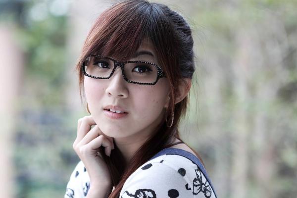 董洁 董洁  台湾正妹Angel清新甜美户外街拍写真，黑丝搭配时尚穿搭展现灵动女神范儿第42张图片
