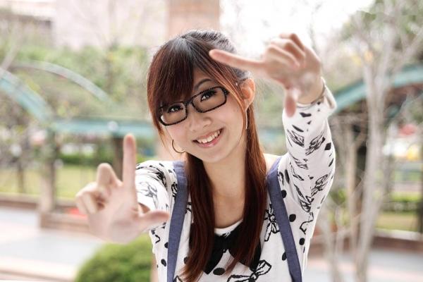 董洁 董洁  台湾正妹Angel清新甜美户外街拍写真，黑丝搭配时尚穿搭展现灵动女神范儿第43张图片