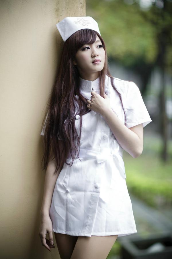 顾莉雅 顾莉雅  台湾正妹小雅台大医学院摄影：职场西装OL与清纯护士角色扮演外拍写真集第16张图片