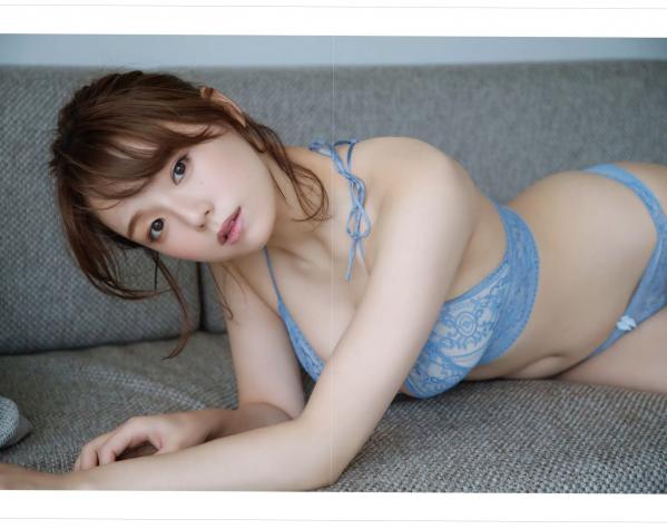 篠崎愛 筱崎爱  篠崎愛 - 旬撮ガール vol.1 纯欲女神写真：蕾丝内衣、居家慵懒针织衫与湿身浴缸诱惑，童颜巨乳尽显极致魅力第19张图片