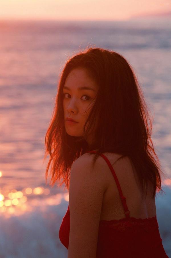 筧美和子 笕美和子  PB写真集_筧美和子/笕美和子《ヴィーナス誕生》高清写真集，清纯童颜配傲人曲线，热带清新风光拍摄，户外海岛诱惑美感十足[124P]第27张图片