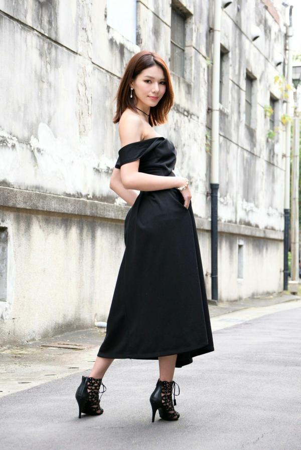 王涵筠 王涵筠  台湾正妹 Kate 黑裙街拍写真，优雅气质散发迷人御姐范儿第22张图片