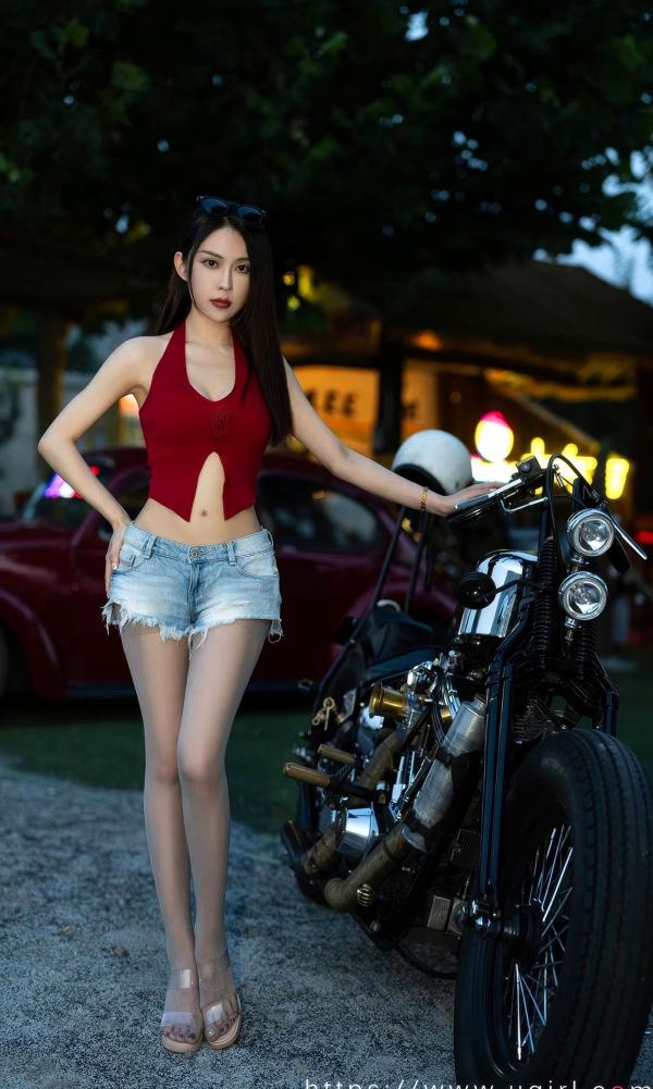 李舒璇 李舒璇  UGirls尤果圈-2875-Natasha《玫瑰的来信》：红色吊带配牛仔，机车房车户外性感大片第16张图片
