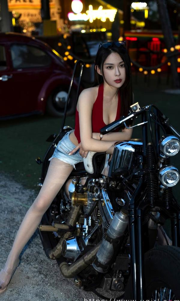 李舒璇 李舒璇  UGirls尤果圈-2875-Natasha《玫瑰的来信》：红色吊带配牛仔，机车房车户外性感大片第20张图片