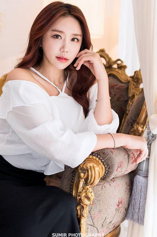 김하음 金荷音 金荷音- 韩国赛车模特女主播私房照第4张图片