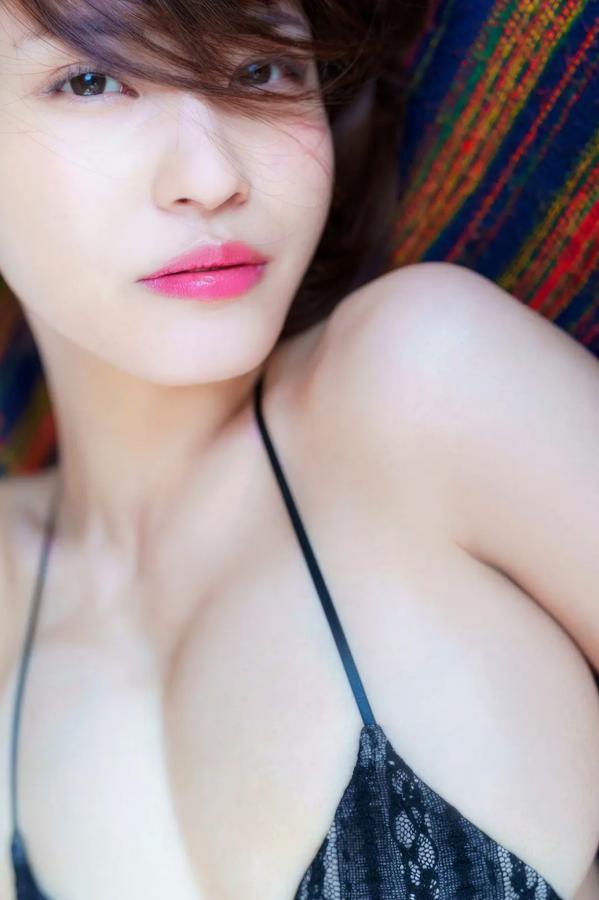 岸明日香 岸明日香  岸明日香 - DX 揺れるG捜査線！清新家居比基尼与优雅吊带裙性感写真第51张图片