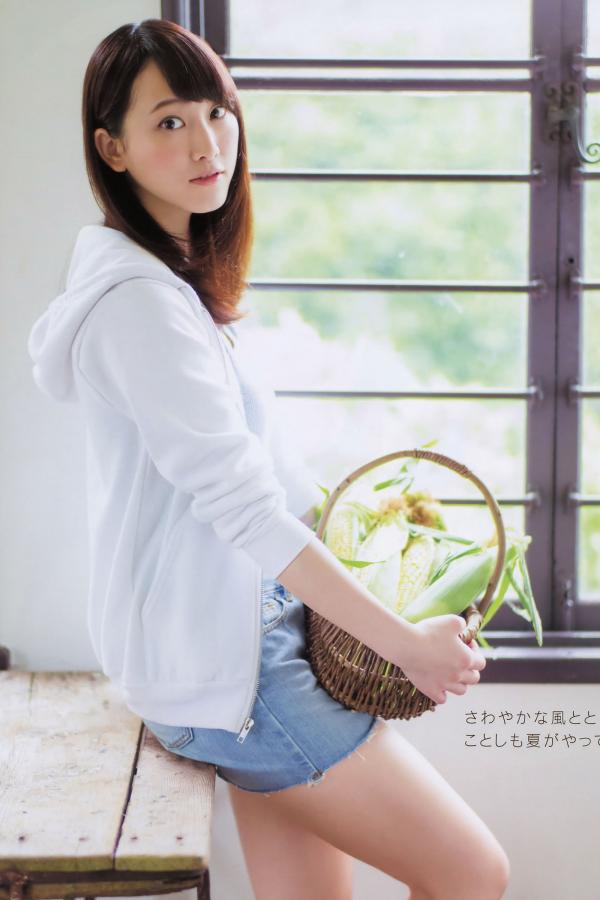 白石麻衣  [Bomb Magazine]高清写真图2014.08 09 乃木坂46 SKE48第37张图片