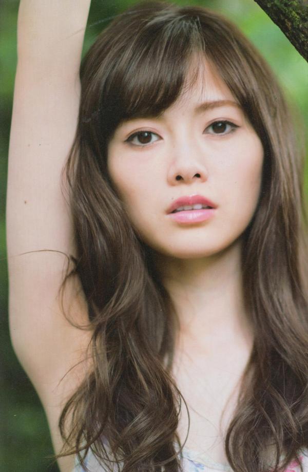 白石麻衣   PB写真集_白石麻衣《清純な大人》居家私房与唯美沙滩比基尼写真 [94P]第13张图片