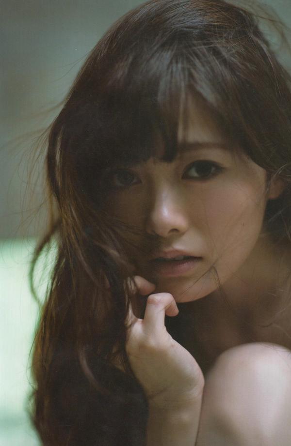 白石麻衣   PB写真集_白石麻衣《清純な大人》居家私房与唯美沙滩比基尼写真 [94P]第29张图片