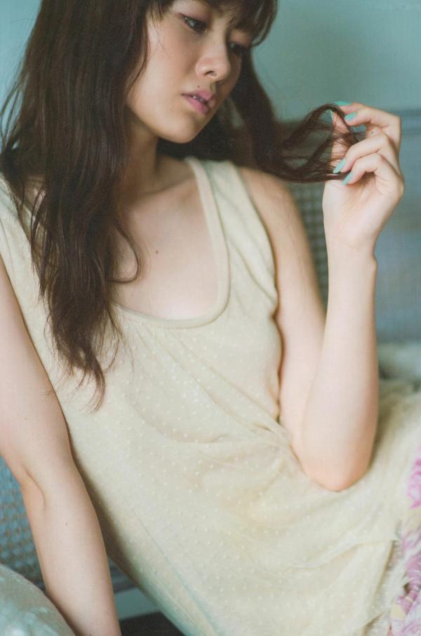 白石麻衣   PB写真集_白石麻衣《清純な大人》居家私房与唯美沙滩比基尼写真 [94P]第73张图片