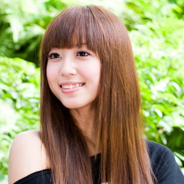 洪诗涵 洪诗  台湾正妹洪诗/洪诗涵清新户外写真：甜美街拍，展现邻家女孩治愈系青春活力第9张图片