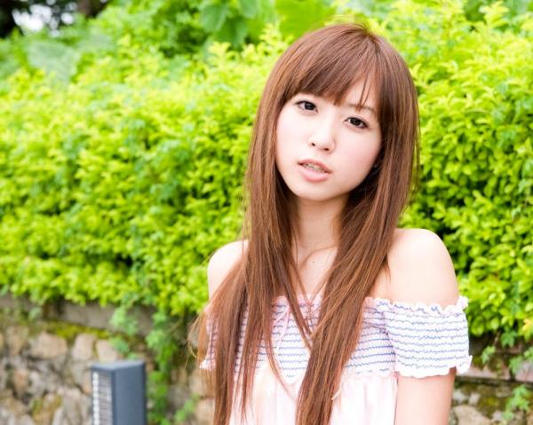 洪诗涵 洪诗  台湾正妹洪诗/洪诗涵清新户外写真：甜美街拍，展现邻家女孩治愈系青春活力第23张图片