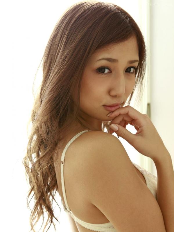 丸高愛実 丸高爱实  Sabra_丸高爱实《まなみな一日》写真集，居家私房与浴室湿身，展现傲人身材与诱惑气质的高清大片第12张图片