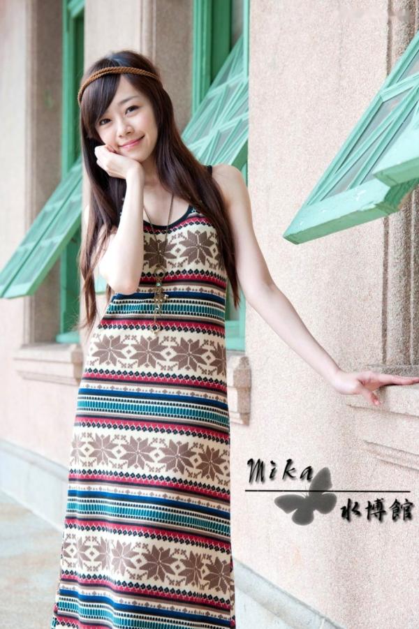 萧美卡 萧美卡  台湾清纯女神Mika户外街拍精选写真，清新甜美穿搭尽显邻家少女气质与动人魅力第1张图片