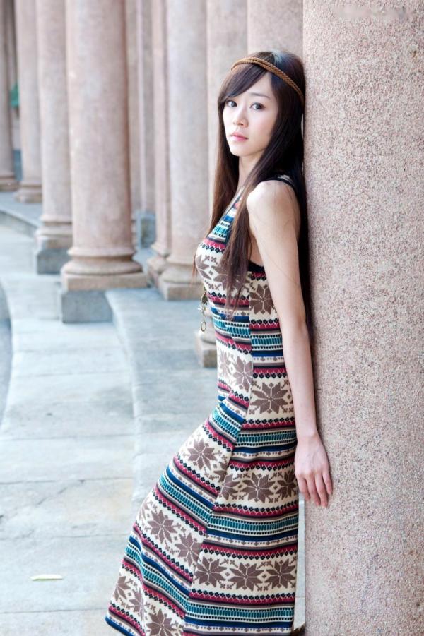 萧美卡 萧美卡  台湾清纯女神Mika户外街拍精选写真，清新甜美穿搭尽显邻家少女气质与动人魅力第26张图片