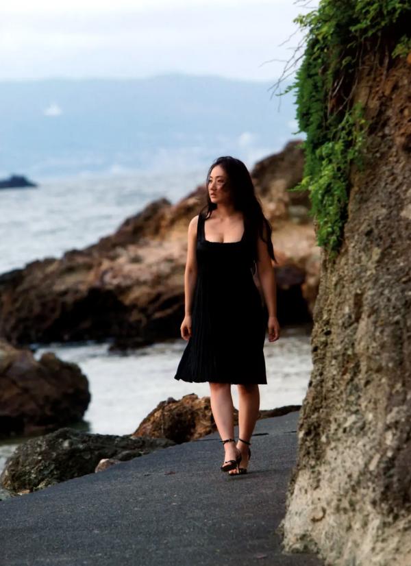 紗綾 入江纱绫  紗綾写真集：唯美浴室湿身诱惑，光影交织下的私房艺术大片第65张图片