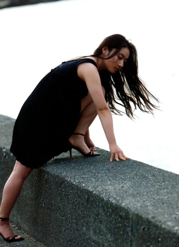 紗綾 入江纱绫  紗綾写真集：唯美浴室湿身诱惑，光影交织下的私房艺术大片第66张图片