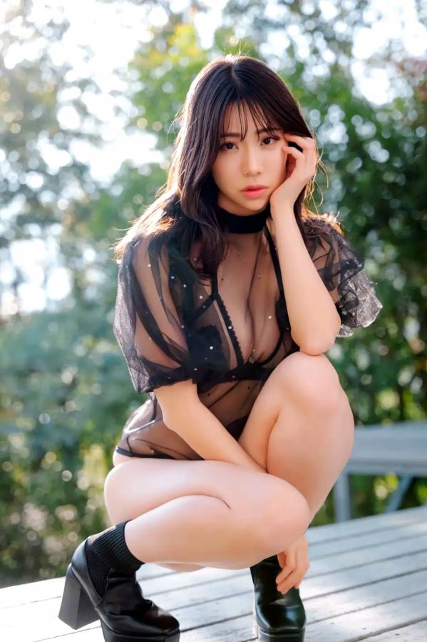 鈴木ふみ奈 铃木富美奈  鈴木ふみ奈 - ふわとろハニー vol.1 居家私房写真系列，极致甜美蕾丝内衣风格，展现傲人曲线与诱惑魅力第42张图片