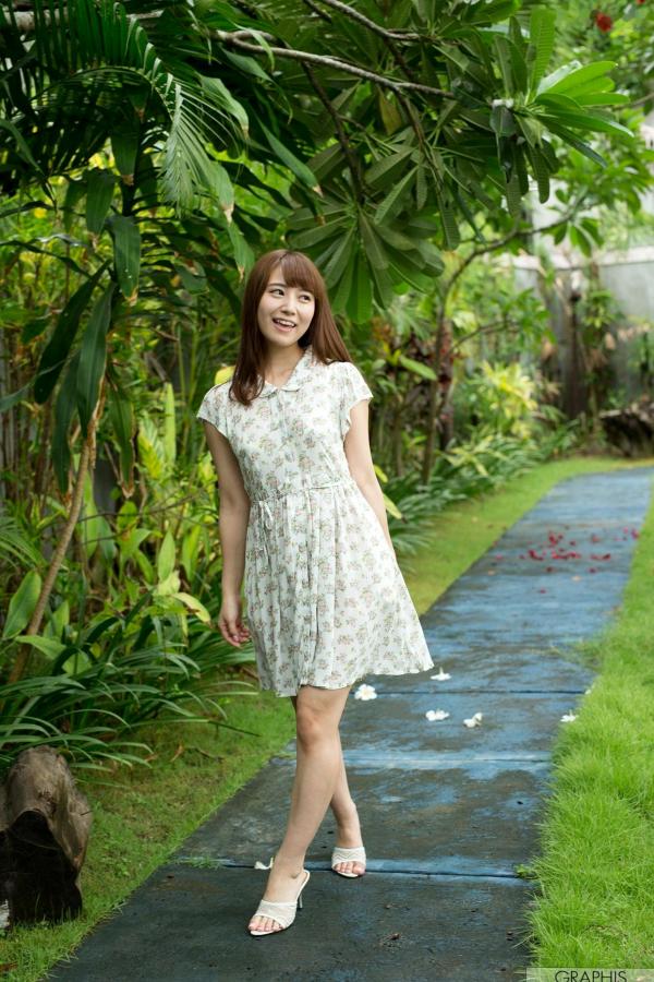 初川みなみ 初川南  Graphis初川みなみ《Ladylike cute girl!》清纯校服与泳池戏水系列写真第3张图片