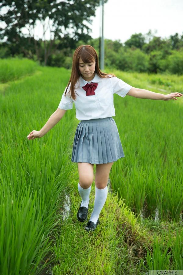 初川みなみ 初川南  Graphis初川みなみ《Ladylike cute girl!》清纯校服与泳池戏水系列写真第24张图片