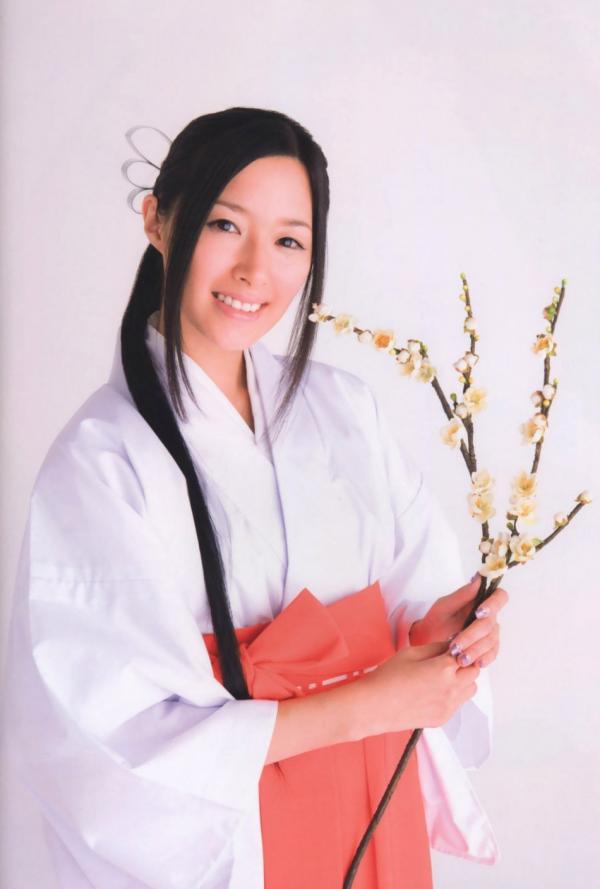 田中理恵 田中理惠  田中理惠《彩リエ Irodo Ri E》清纯甜美风写真集，怀抱玩偶温柔治愈，展现精致少女气质第15张图片