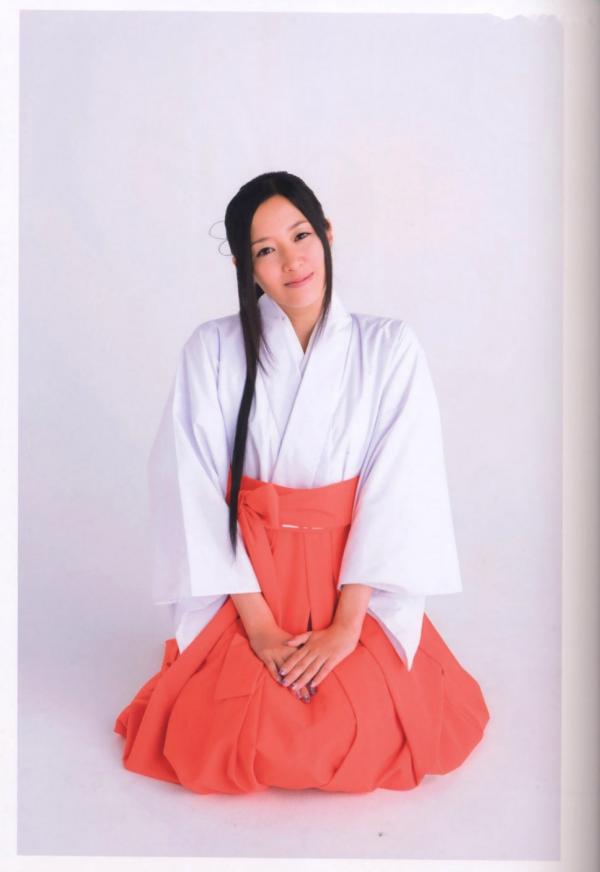 田中理恵 田中理惠  田中理惠《彩リエ Irodo Ri E》清纯甜美风写真集，怀抱玩偶温柔治愈，展现精致少女气质第16张图片