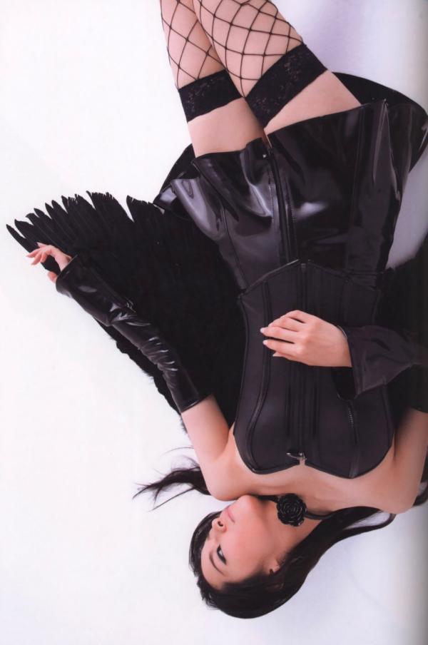 田中理恵 田中理惠  田中理惠《彩リエ Irodo Ri E》清纯甜美风写真集，怀抱玩偶温柔治愈，展现精致少女气质第41张图片