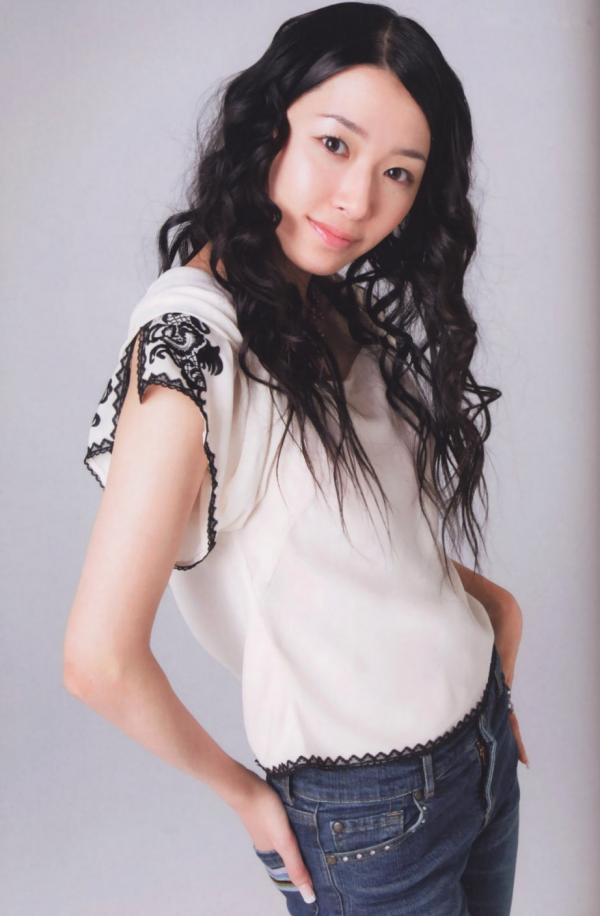 田中理恵 田中理惠  田中理惠《彩リエ Irodo Ri E》清纯甜美风写真集，怀抱玩偶温柔治愈，展现精致少女气质第62张图片
